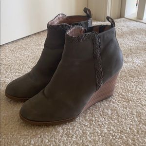 Caslon Gray Booties